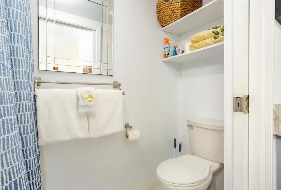 Downtown Hawaiian Theme Condo With Hot Tub, Pool & Beach - Kona Islander Inn Kailua-Kona Esterno foto