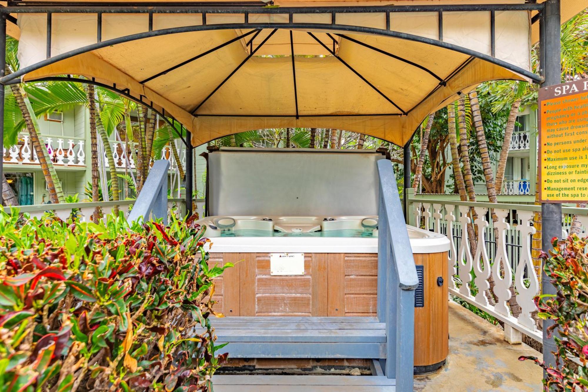 Downtown Hawaiian Theme Condo With Hot Tub, Pool & Beach - Kona Islander Inn Kailua-Kona Esterno foto