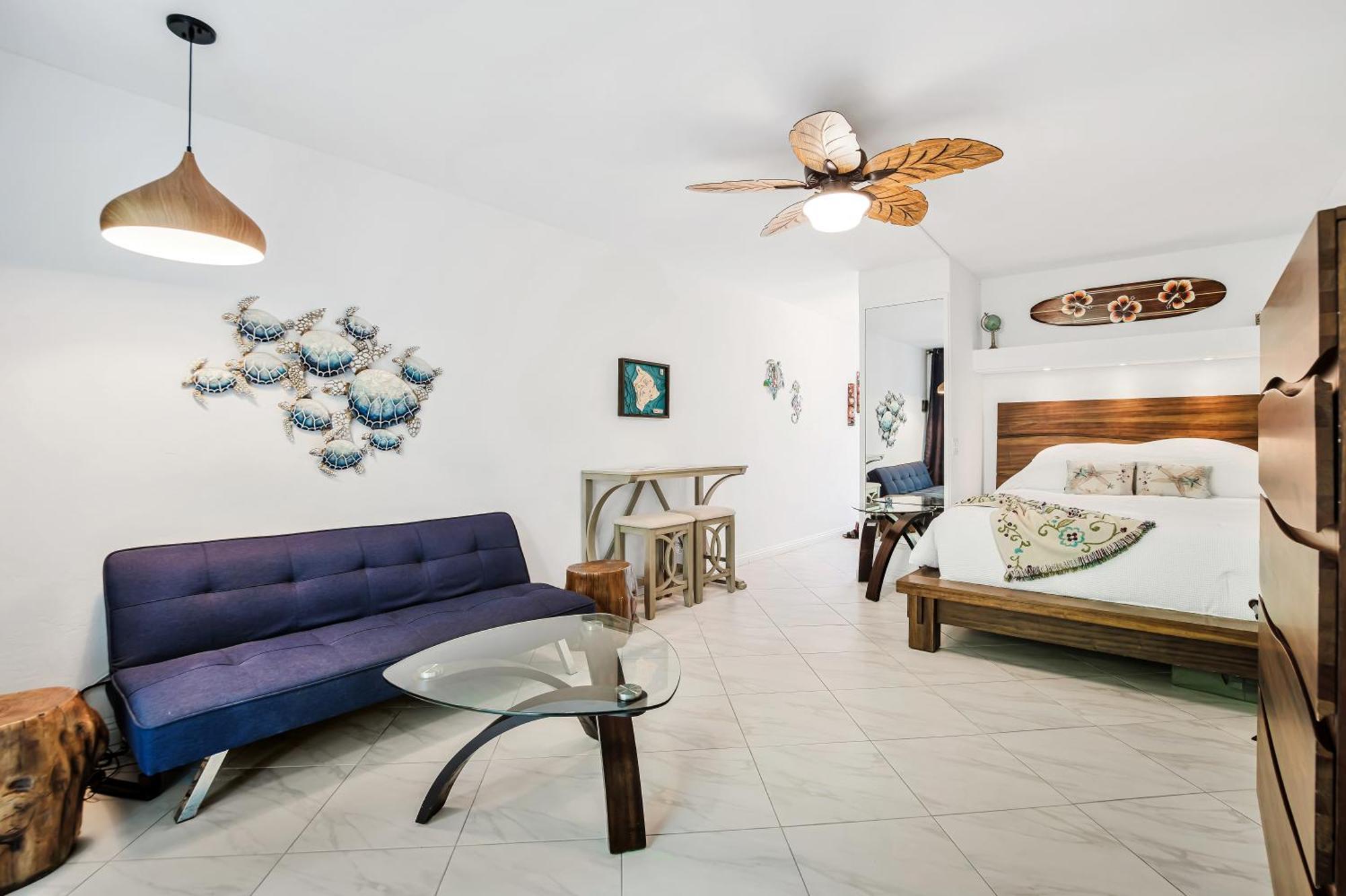 Downtown Hawaiian Theme Condo With Hot Tub, Pool & Beach - Kona Islander Inn Kailua-Kona Esterno foto