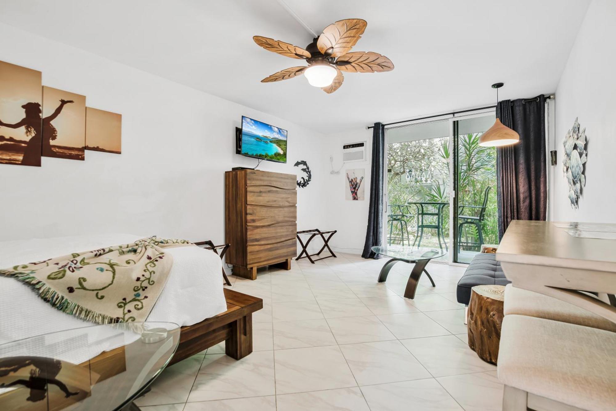 Downtown Hawaiian Theme Condo With Hot Tub, Pool & Beach - Kona Islander Inn Kailua-Kona Esterno foto